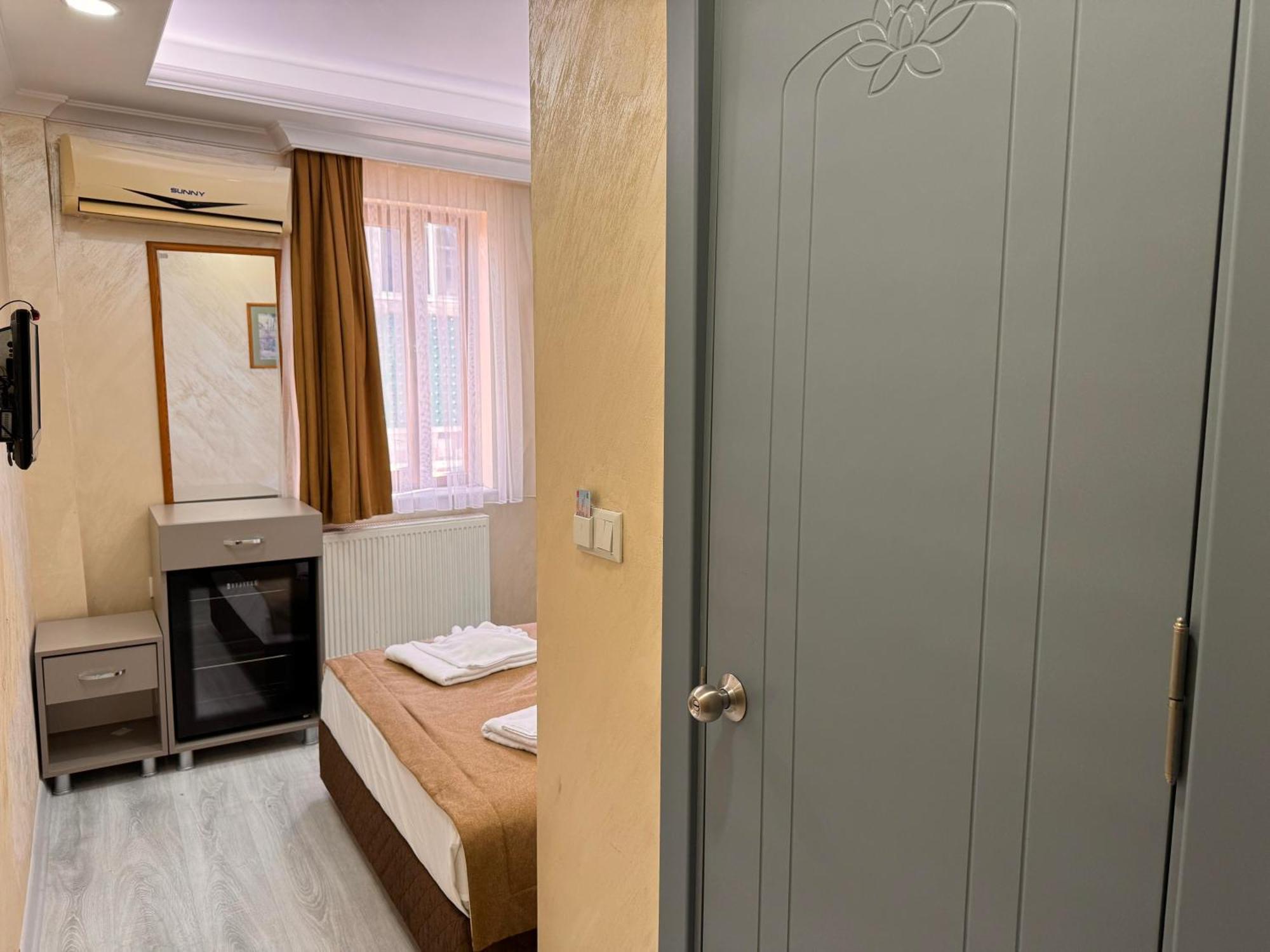Grand Kybele Hotel Истанбул Стая снимка