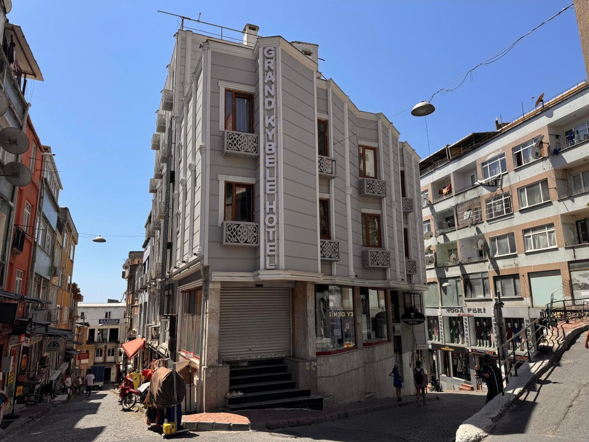 Grand Kybele Hotel Истанбул Екстериор снимка